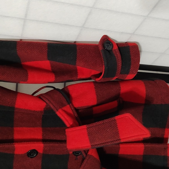 Red & Black Buffalo Plaid Ike Behar Fleece Coat with Belt sz Small - Picture 5 of 7